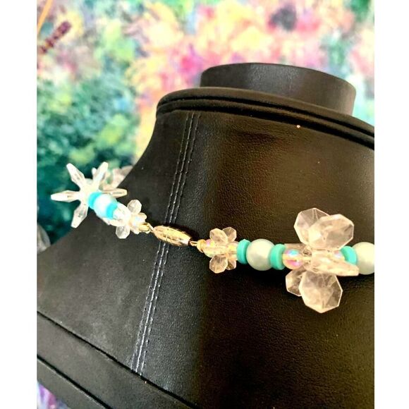 Vintage Aqua Blue Flower artsy Necklace, in Silver tone, Unsigned - Picture 2 of 2